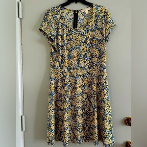 Michael Kors fit flare blue/yellow floral scoop neck short sleeve dress large